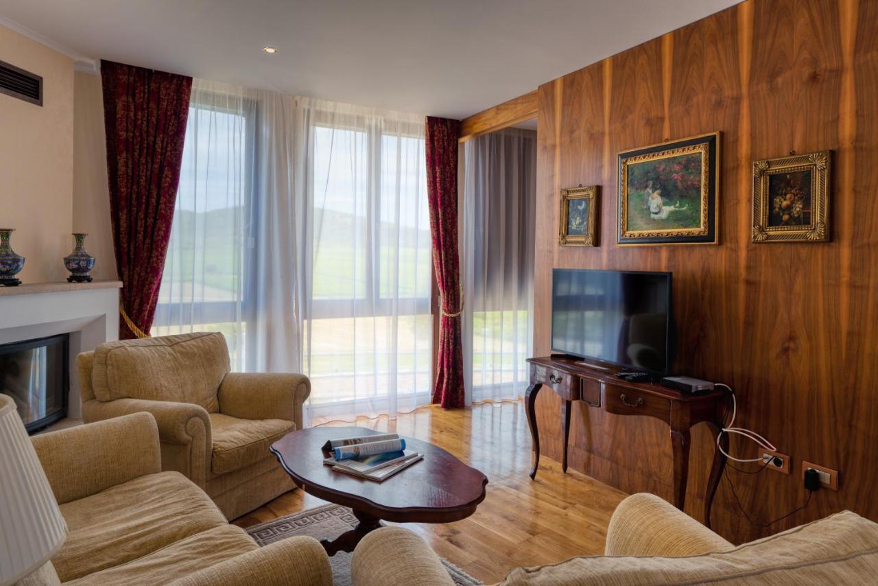 Hotel Soli Invicto Elenovo  ภายนอก รูปภาพ