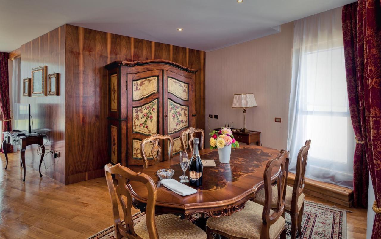 Hotel Soli Invicto Elenovo  ภายนอก รูปภาพ