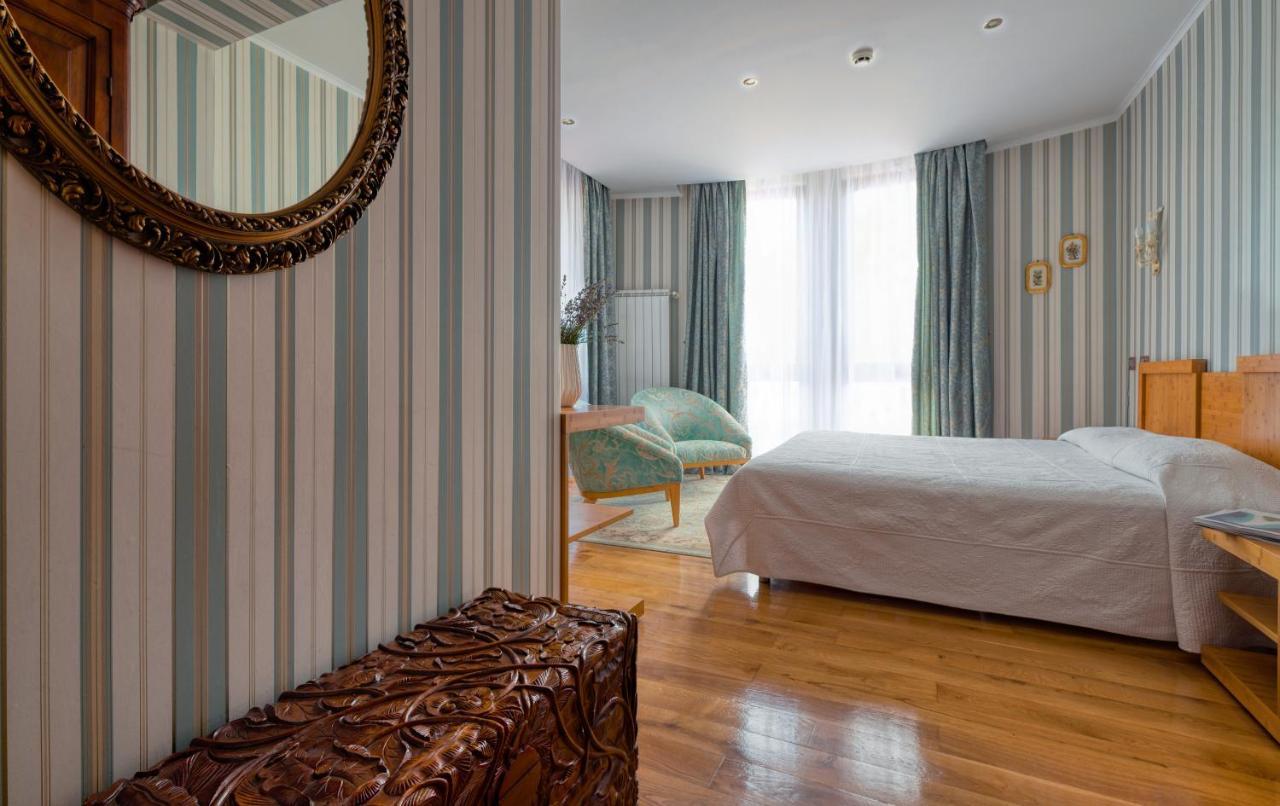 Hotel Soli Invicto Elenovo  ภายนอก รูปภาพ